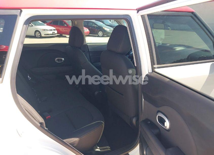 Photo 8 of 2016 Kia Soul + (VIN KNDJP3A58G7315870)