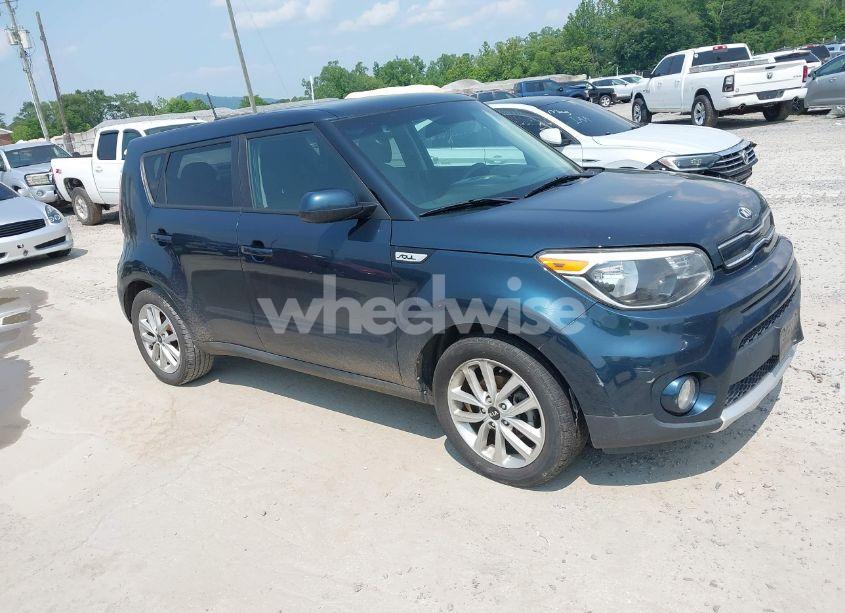 2017 Kia Soul + (VIN KNDJP3A58H7415744) main photo