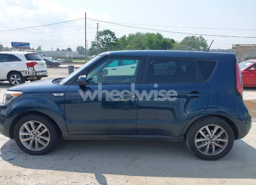 Photo 14 of 2017 Kia Soul + (VIN KNDJP3A58H7415744)