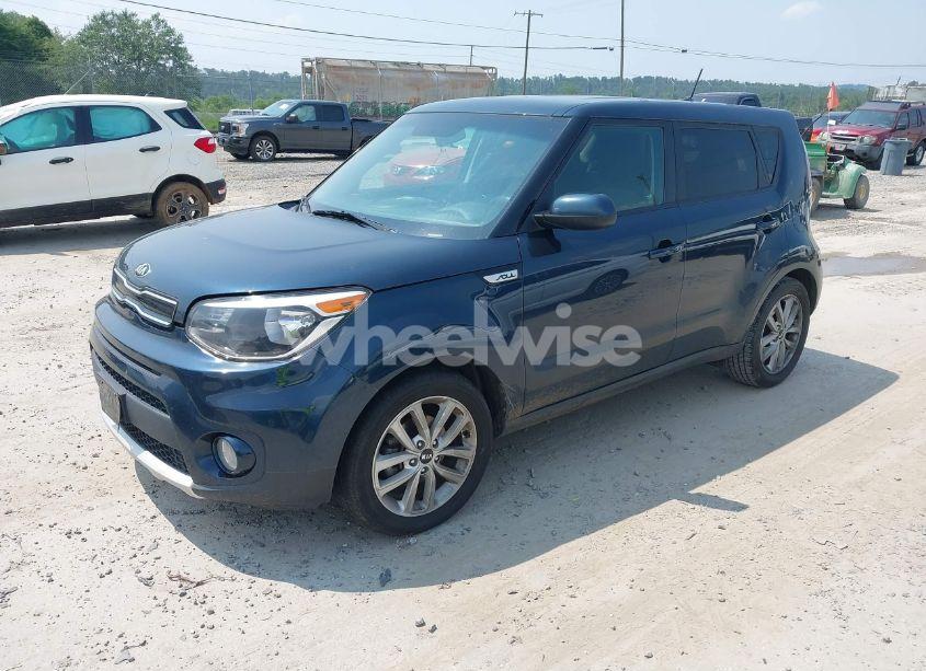 Photo 2 of 2017 Kia Soul + (VIN KNDJP3A58H7415744)