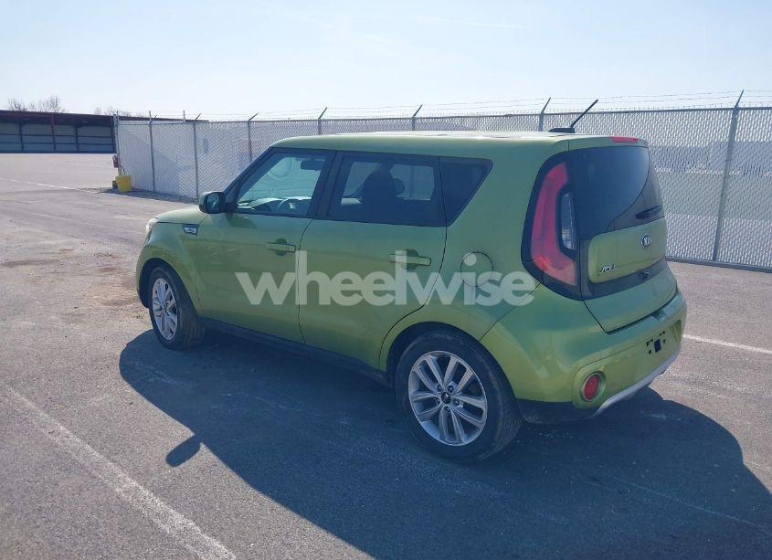 Photo 3 of 2017 Kia Soul + (VIN KNDJP3A58H7877849)