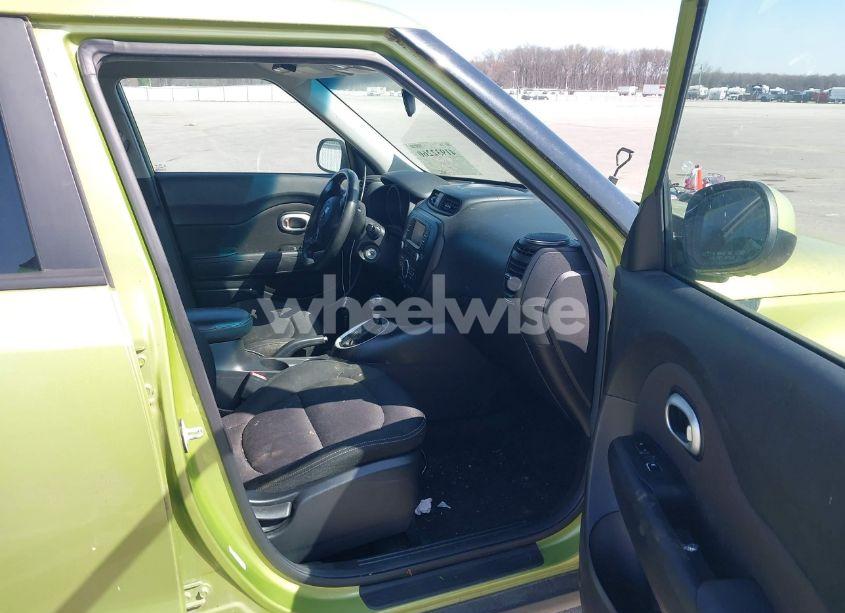 Photo 5 of 2017 Kia Soul + (VIN KNDJP3A58H7877849)