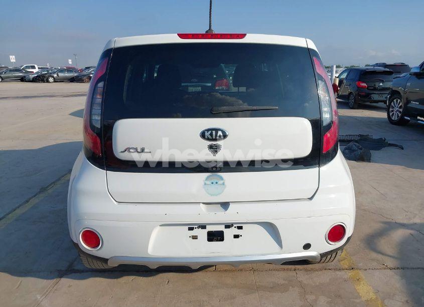 Photo 17 of 2018 Kia Soul + (VIN KNDJP3A58J7902609)
