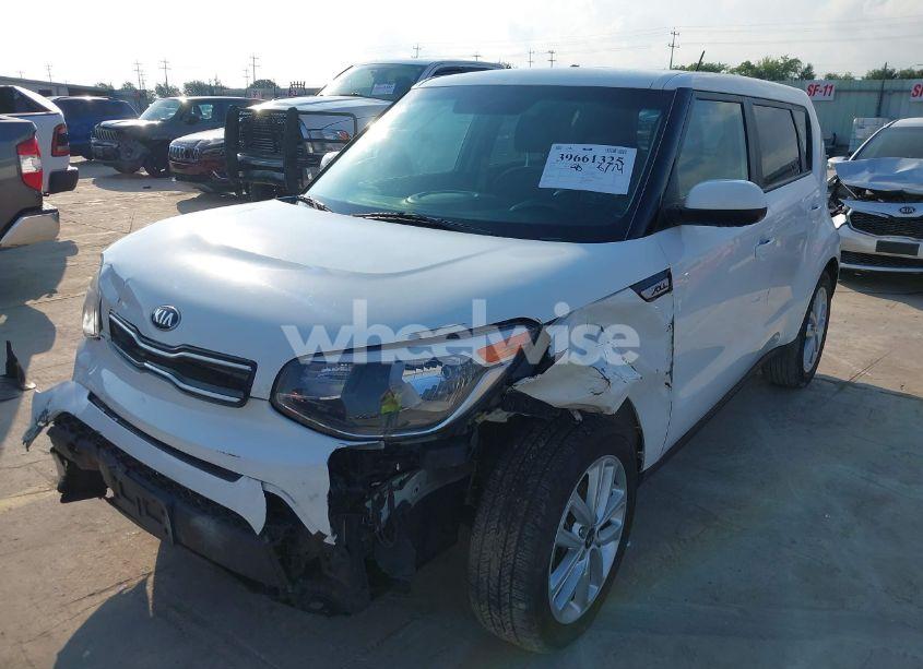 Photo 2 of 2018 Kia Soul + (VIN KNDJP3A58J7902609)