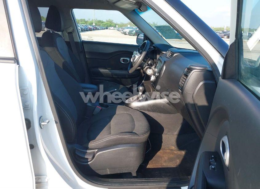 Photo 5 of 2018 Kia Soul + (VIN KNDJP3A58J7902609)