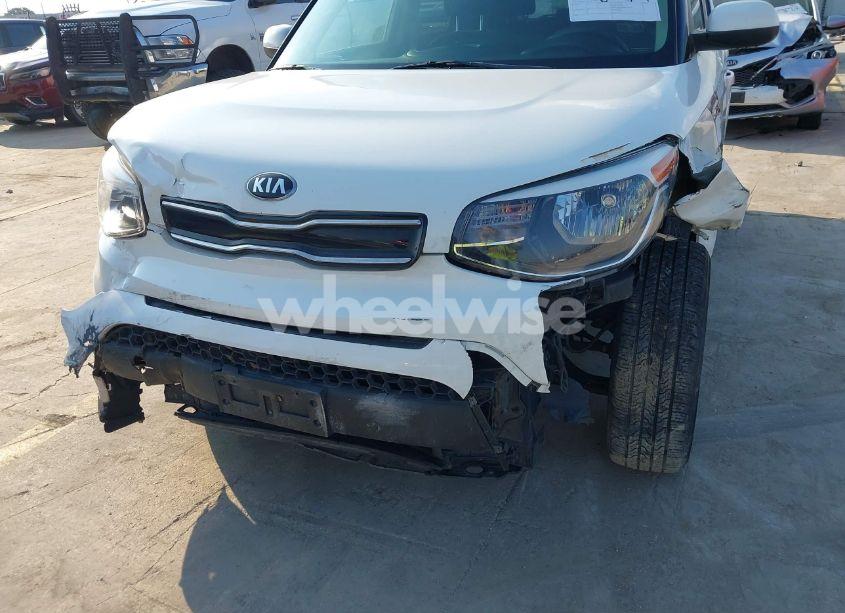 Photo 6 of 2018 Kia Soul + (VIN KNDJP3A58J7902609)