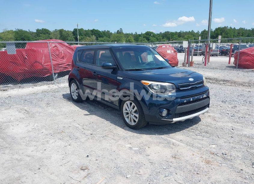 2019 Kia Soul + (VIN KNDJP3A58K7649020) main photo