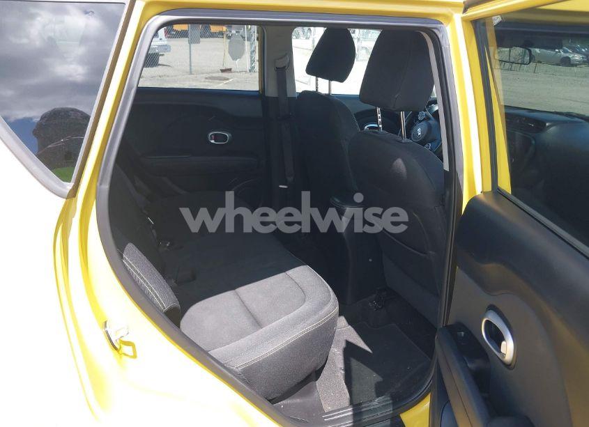 Photo 8 of 2014 Kia Soul + (VIN KNDJP3A59E7019513)