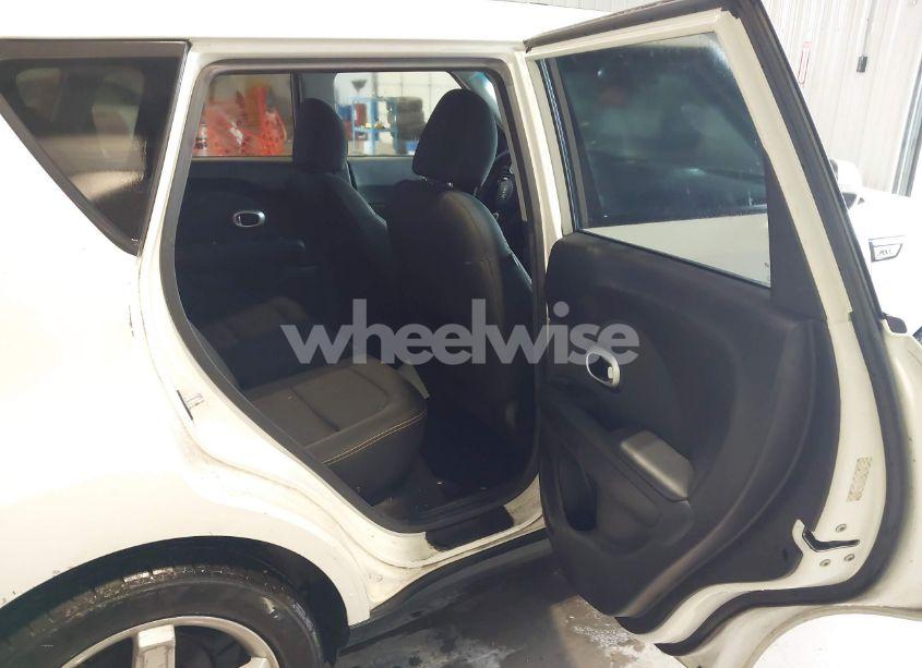 Photo 8 of 2014 Kia Soul + (VIN KNDJP3A59E7054522)