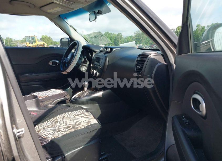 Photo 5 of 2015 Kia Soul + (VIN KNDJP3A59F7149406)