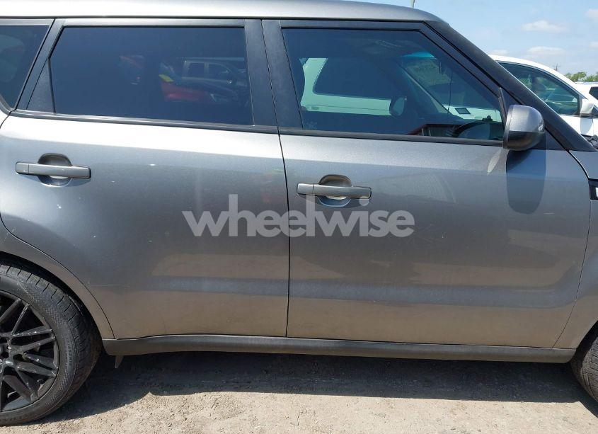 Photo 13 of 2015 Kia Soul + (VIN KNDJP3A59F7203108)