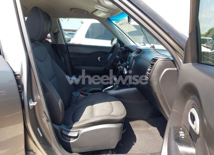 Photo 5 of 2015 Kia Soul + (VIN KNDJP3A59F7203108)