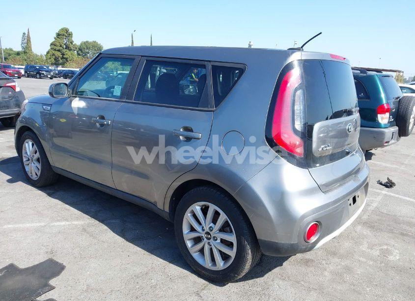Photo 3 of 2019 Kia Soul + (VIN KNDJP3A59K7698100)