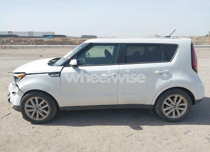 Photo 14 of 2019 Kia Soul + (VIN KNDJP3A59K7698145)