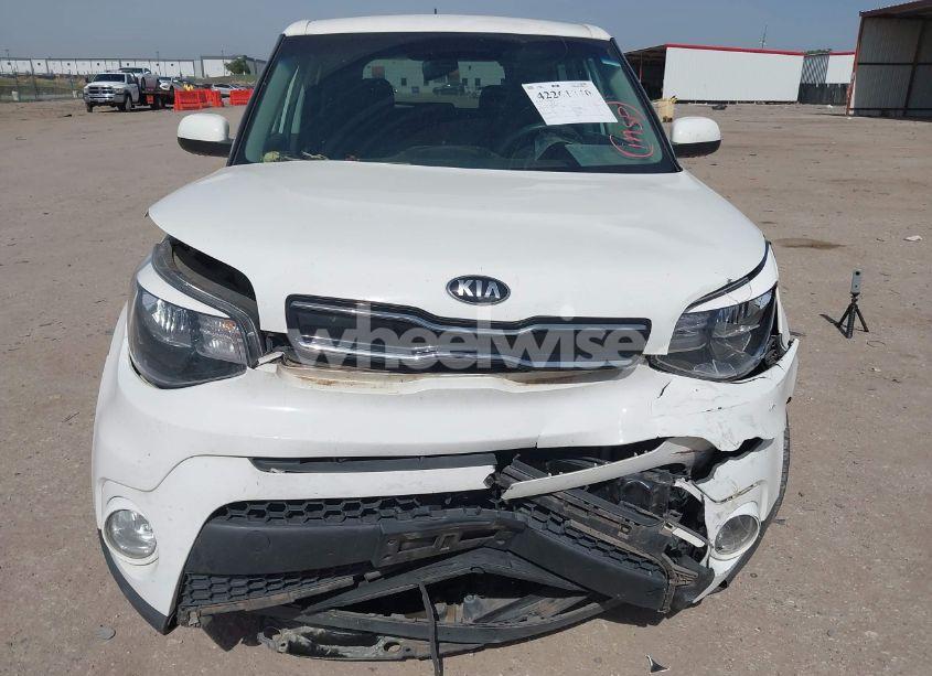 Photo 6 of 2019 Kia Soul + (VIN KNDJP3A59K7698145)