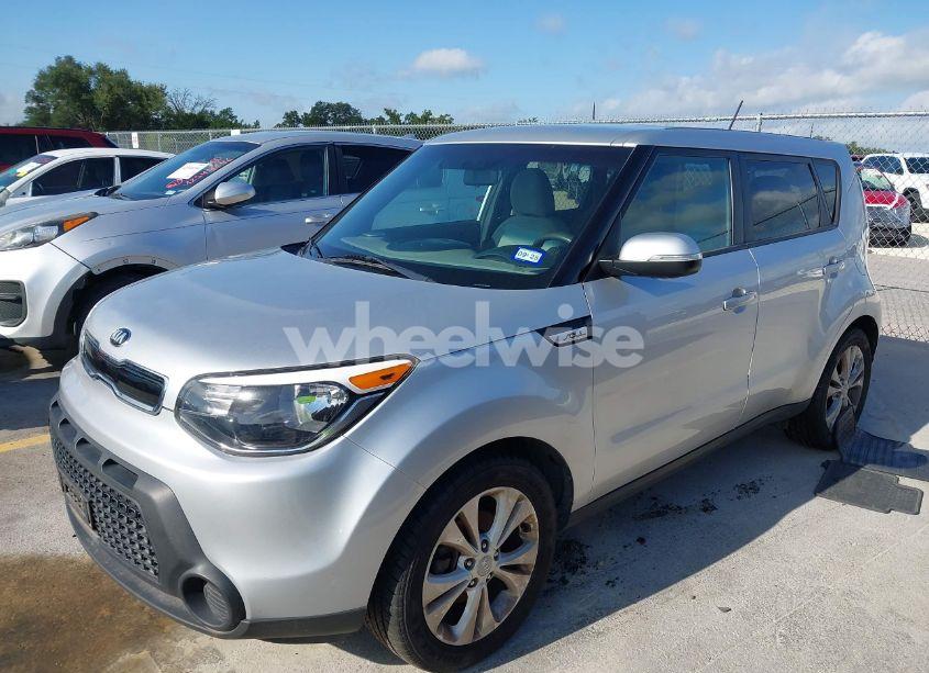 Photo 2 of 2014 Kia Soul + (VIN KNDJP3A5XE7722750)