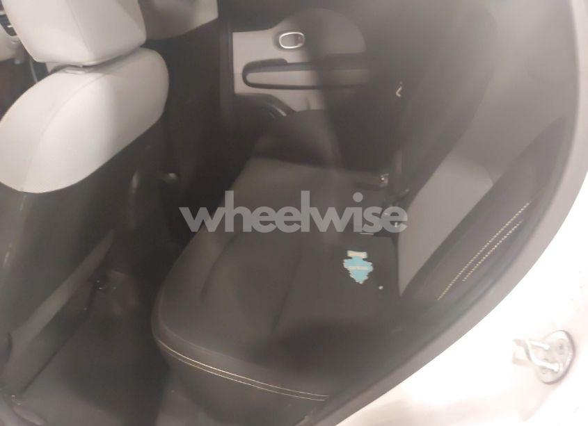 Photo 8 of 2015 Kia Soul + (VIN KNDJP3A5XF7115779)