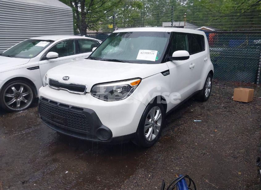 Photo 2 of 2015 Kia Soul + (VIN KNDJP3A5XF7191292)