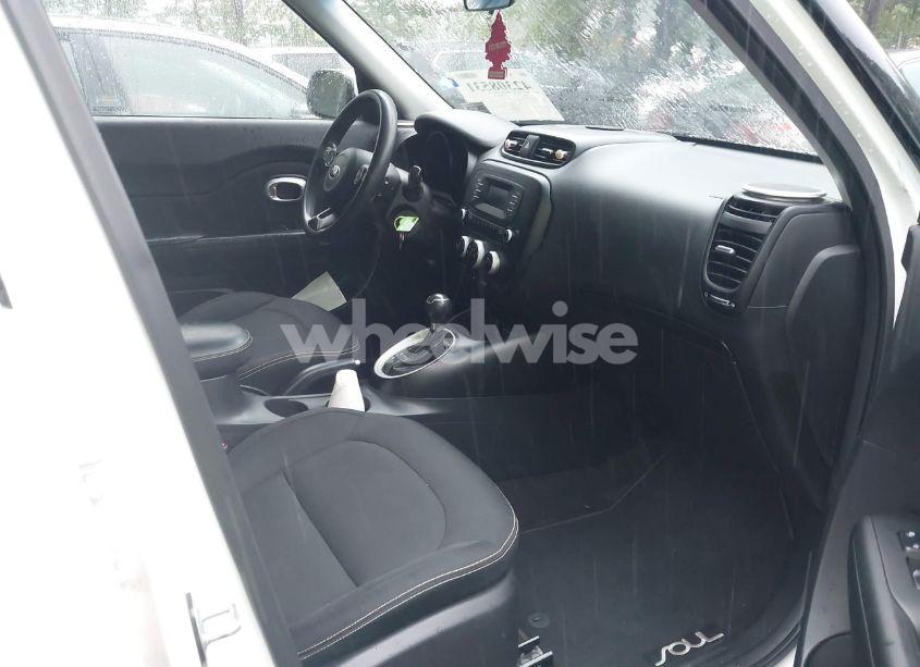 Photo 5 of 2015 Kia Soul + (VIN KNDJP3A5XF7191292)