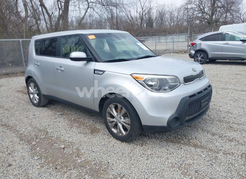 2015 Kia Soul + (VIN KNDJP3A5XF7758410) main photo