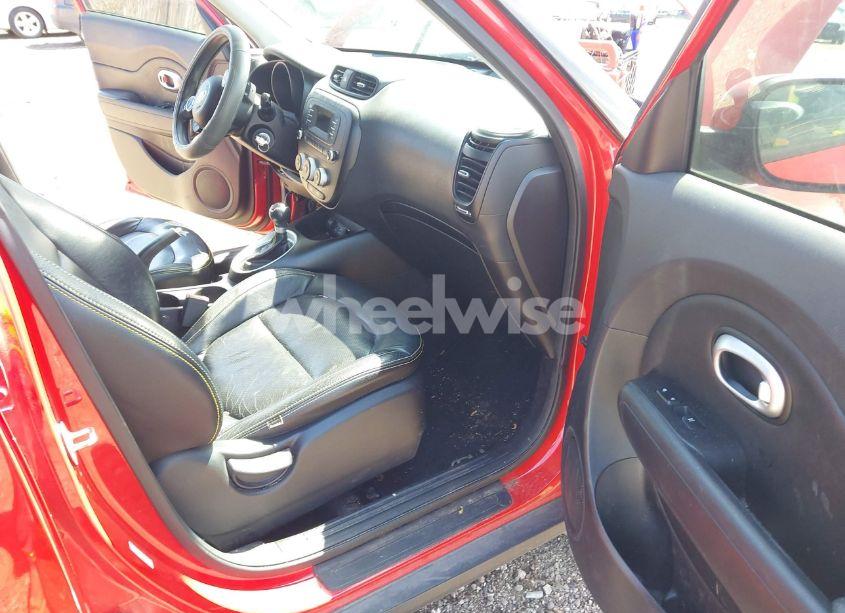 Photo 5 of 2015 Kia Soul + (VIN KNDJP3A5XF7806665)