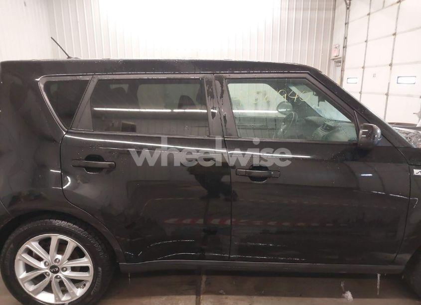 Photo 14 of 2017 Kia Soul + (VIN KNDJP3A5XH7424218)