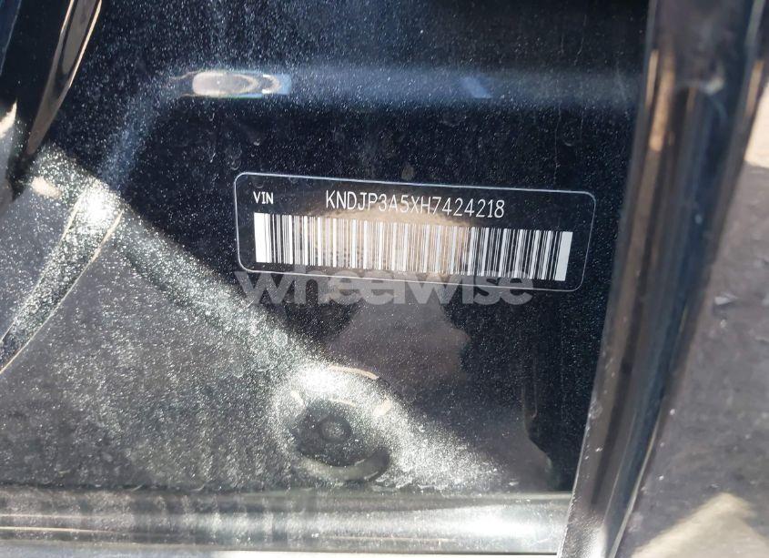 Photo 9 of 2017 Kia Soul + (VIN KNDJP3A5XH7424218)