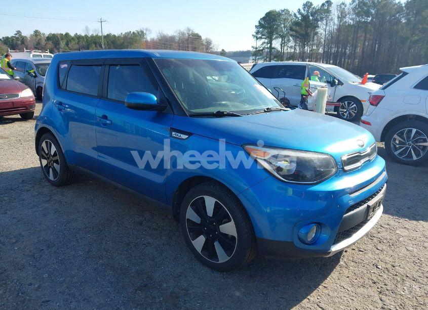 2017 Kia Soul + (VIN KNDJP3A5XH7482541) main photo