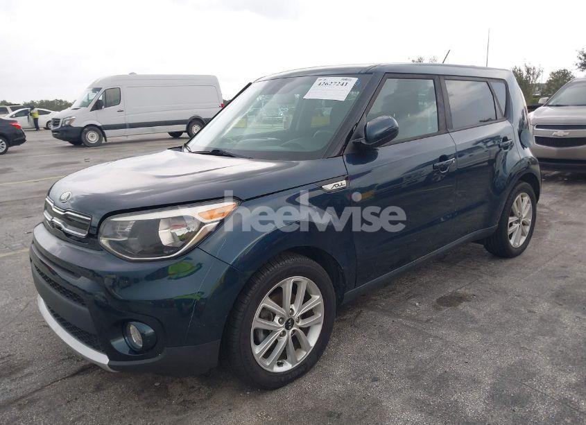 Photo 2 of 2018 Kia Soul + (VIN KNDJP3A5XJ7619855)