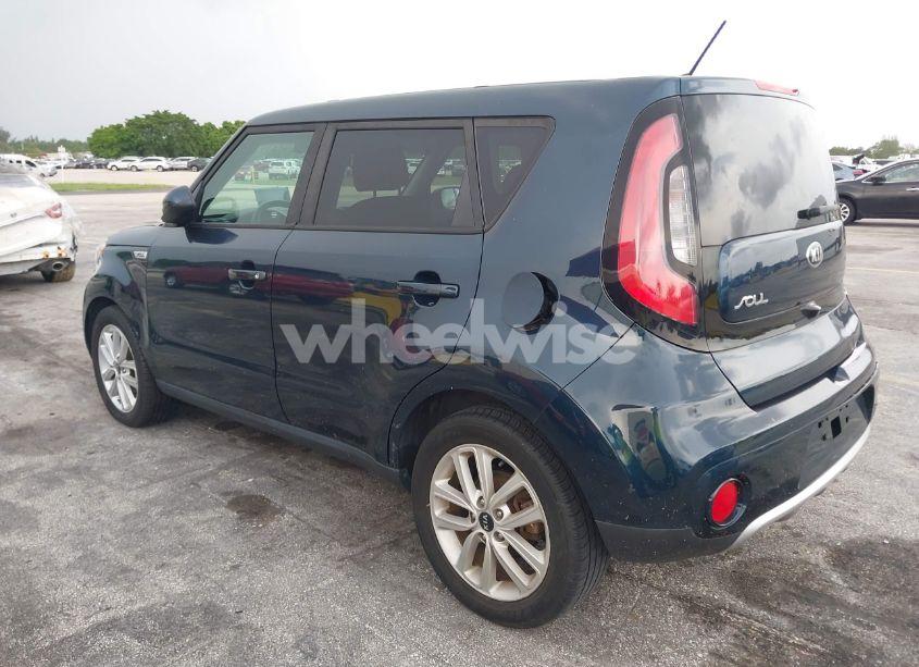 Photo 3 of 2018 Kia Soul + (VIN KNDJP3A5XJ7619855)