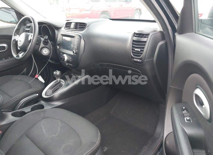 Photo 5 of 2018 Kia Soul + (VIN KNDJP3A5XJ7619855)