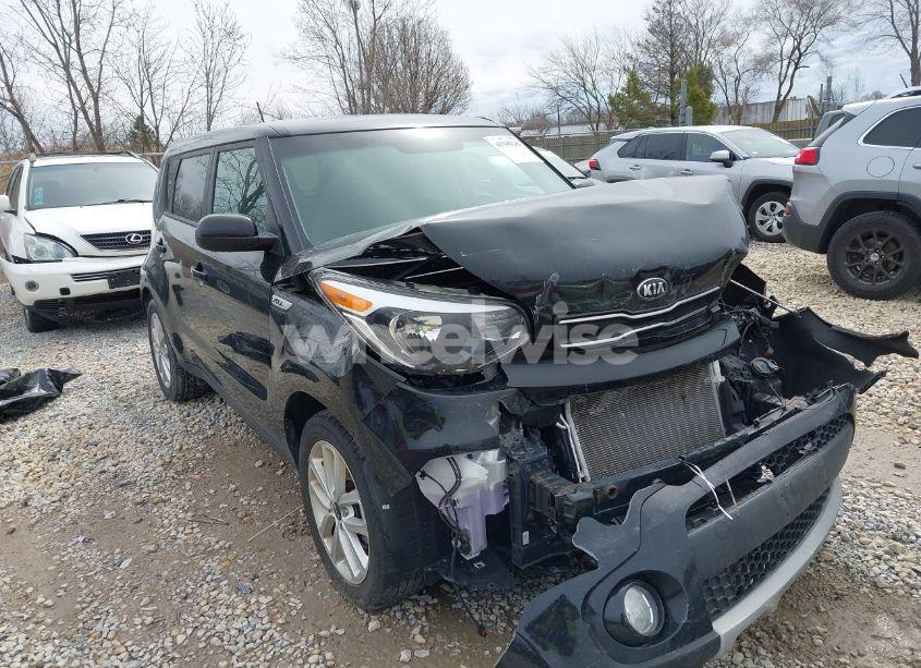 2019 Kia Soul + (VIN KNDJP3A5XK7668524) main photo