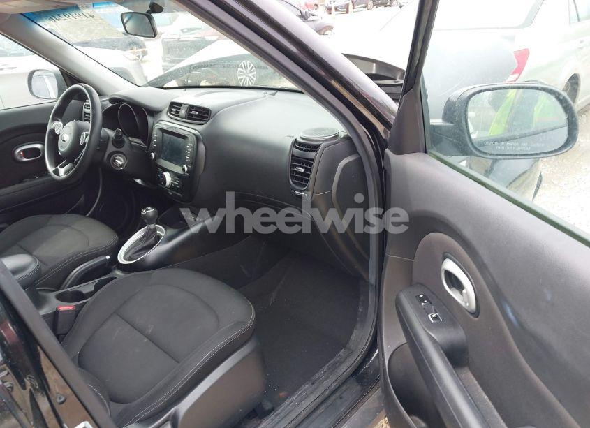 Photo 5 of 2019 Kia Soul + (VIN KNDJP3A5XK7668524)