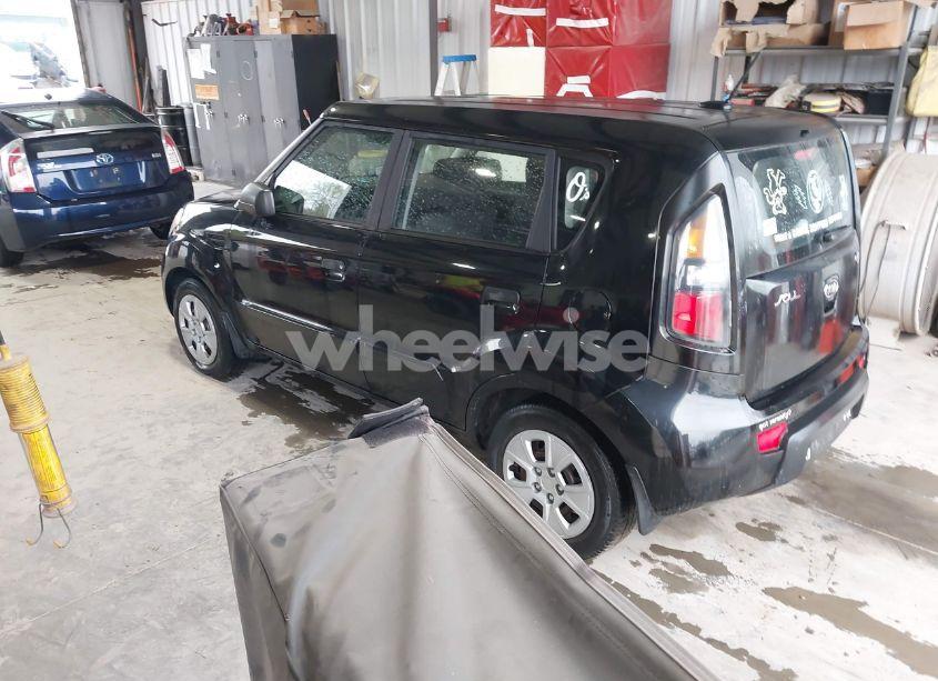 Photo 3 of 2010 Kia Soul (VIN KNDJT2A11A7195341)