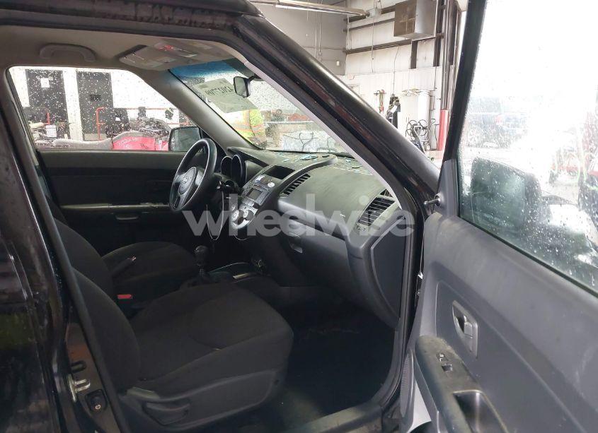 Photo 5 of 2010 Kia Soul (VIN KNDJT2A11A7195341)