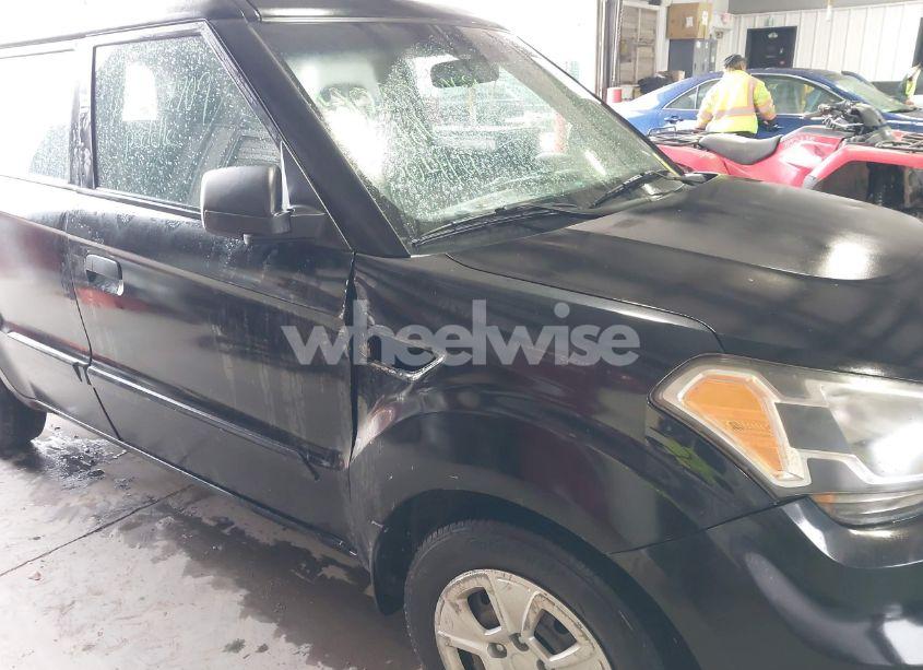 Photo 6 of 2010 Kia Soul (VIN KNDJT2A11A7195341)