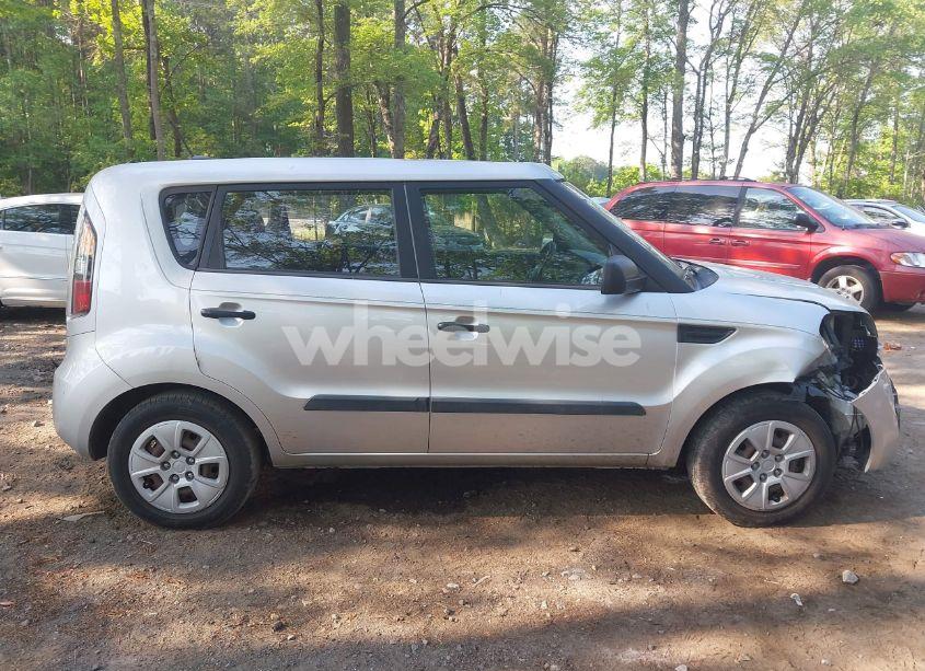 Photo 14 of 2011 Kia Soul (VIN KNDJT2A12B7713748)