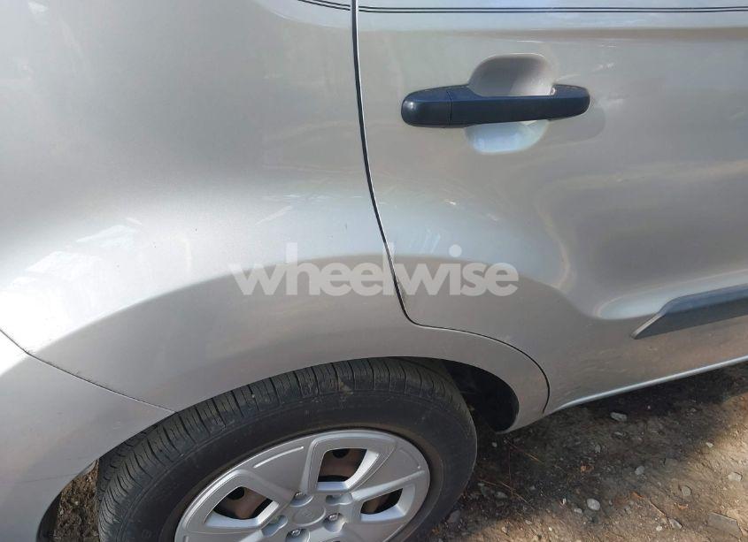 Photo 6 of 2011 Kia Soul (VIN KNDJT2A12B7713748)