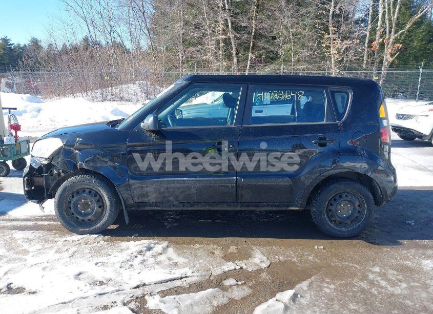 Photo 14 of 2011 Kia Soul (VIN KNDJT2A14B7732561)