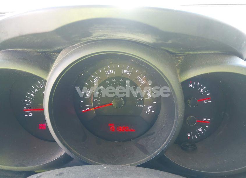 Photo 7 of 2011 Kia Soul (VIN KNDJT2A14B7732561)