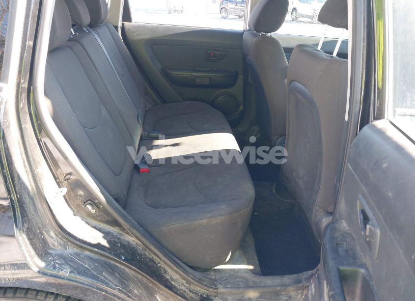 Photo 8 of 2011 Kia Soul (VIN KNDJT2A14B7732561)