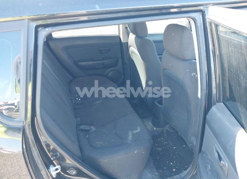 Photo 8 of 2011 Kia Soul (VIN KNDJT2A16B7733517)