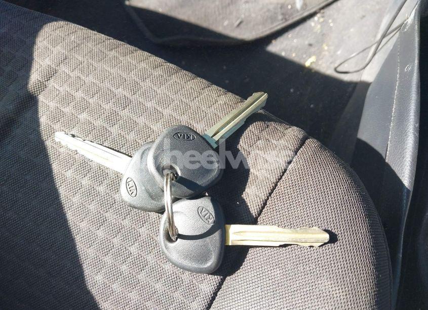 Photo 11 of 2011 Kia Soul (VIN KNDJT2A17B7203038)