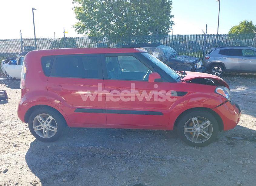 Photo 13 of 2010 Kia Soul + (VIN KNDJT2A20A7067505)