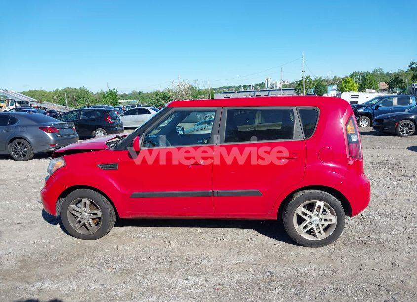 Photo 14 of 2010 Kia Soul + (VIN KNDJT2A20A7067505)