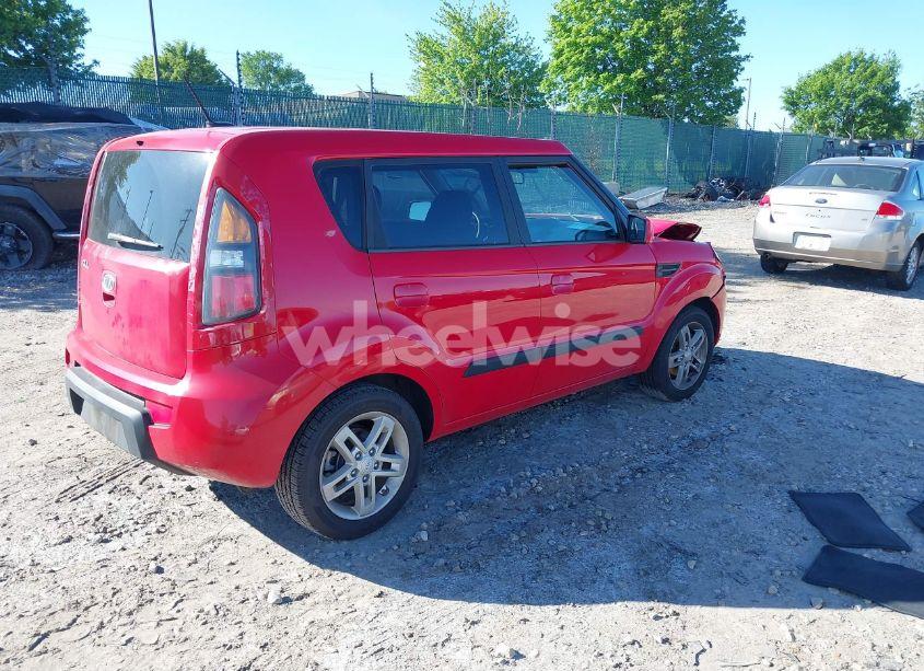 Photo 4 of 2010 Kia Soul + (VIN KNDJT2A20A7067505)