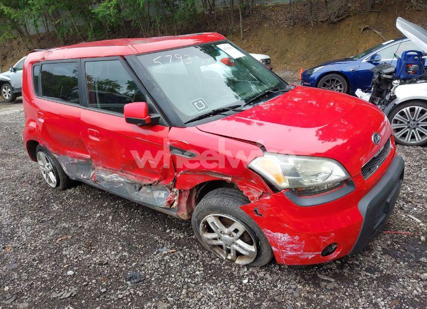 2010 Kia Soul + (VIN KNDJT2A20A7085793) main photo