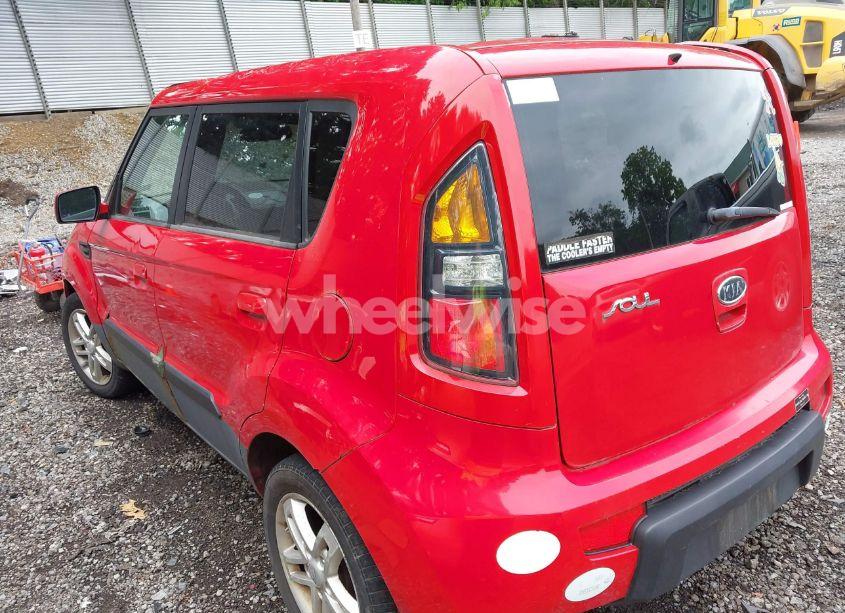 Photo 3 of 2010 Kia Soul + (VIN KNDJT2A20A7085793)