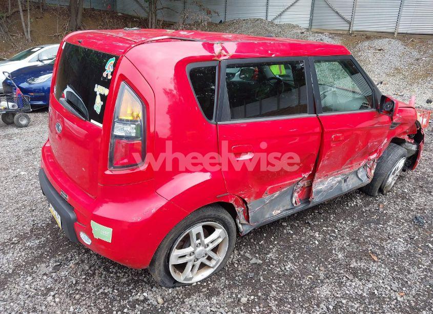 Photo 4 of 2010 Kia Soul + (VIN KNDJT2A20A7085793)