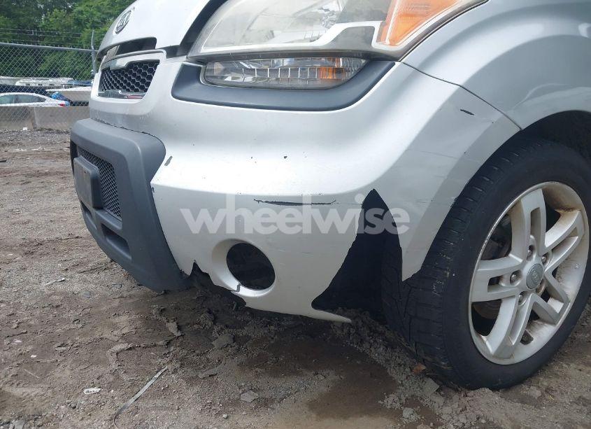 Photo 6 of 2010 Kia Soul + (VIN KNDJT2A20A7138749)